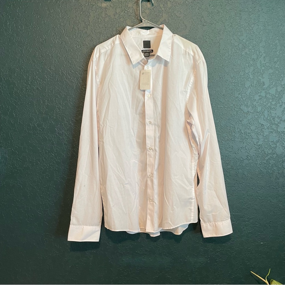 Men’s white button down dress shirt